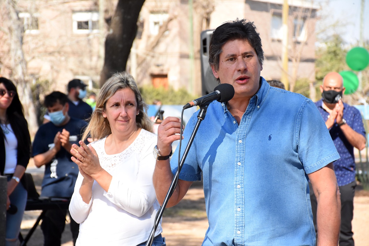 Santacroce: “Les pido que me acompañen votando a Gabriela para seguir desarrollando la ciudad”